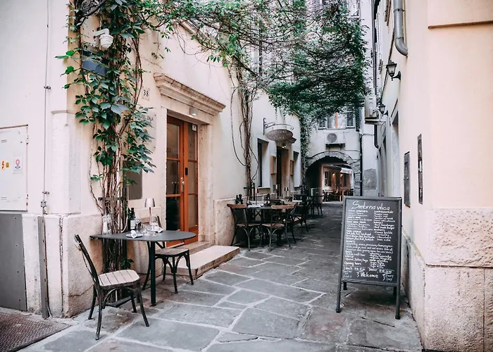 Second Life In Piran - Hotel Zala Piran With Private Parking And Shuttle Service
